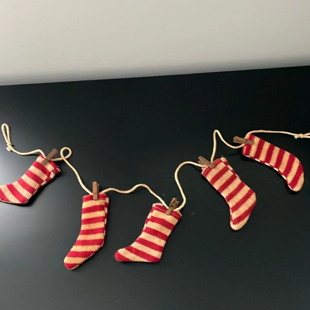 Primitive Stocking Garland